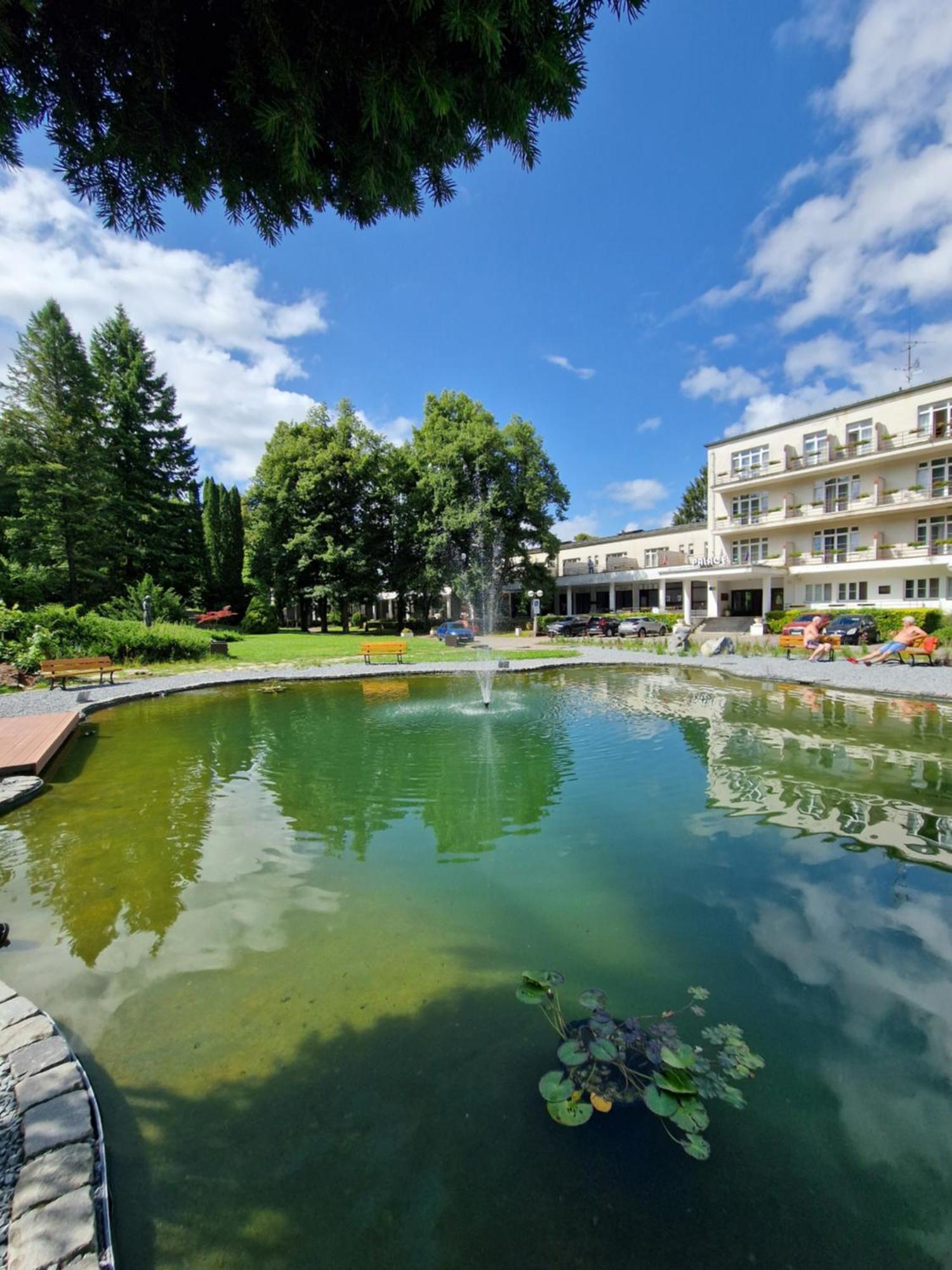 Hotel Palace - Kupele Sliač Exterior foto